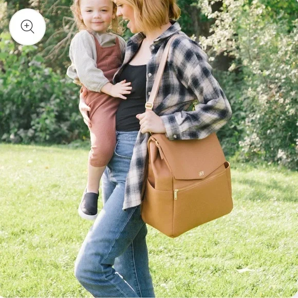 Freshly Picked classic diaper bag in Butterscotch - Picture 2 of 9